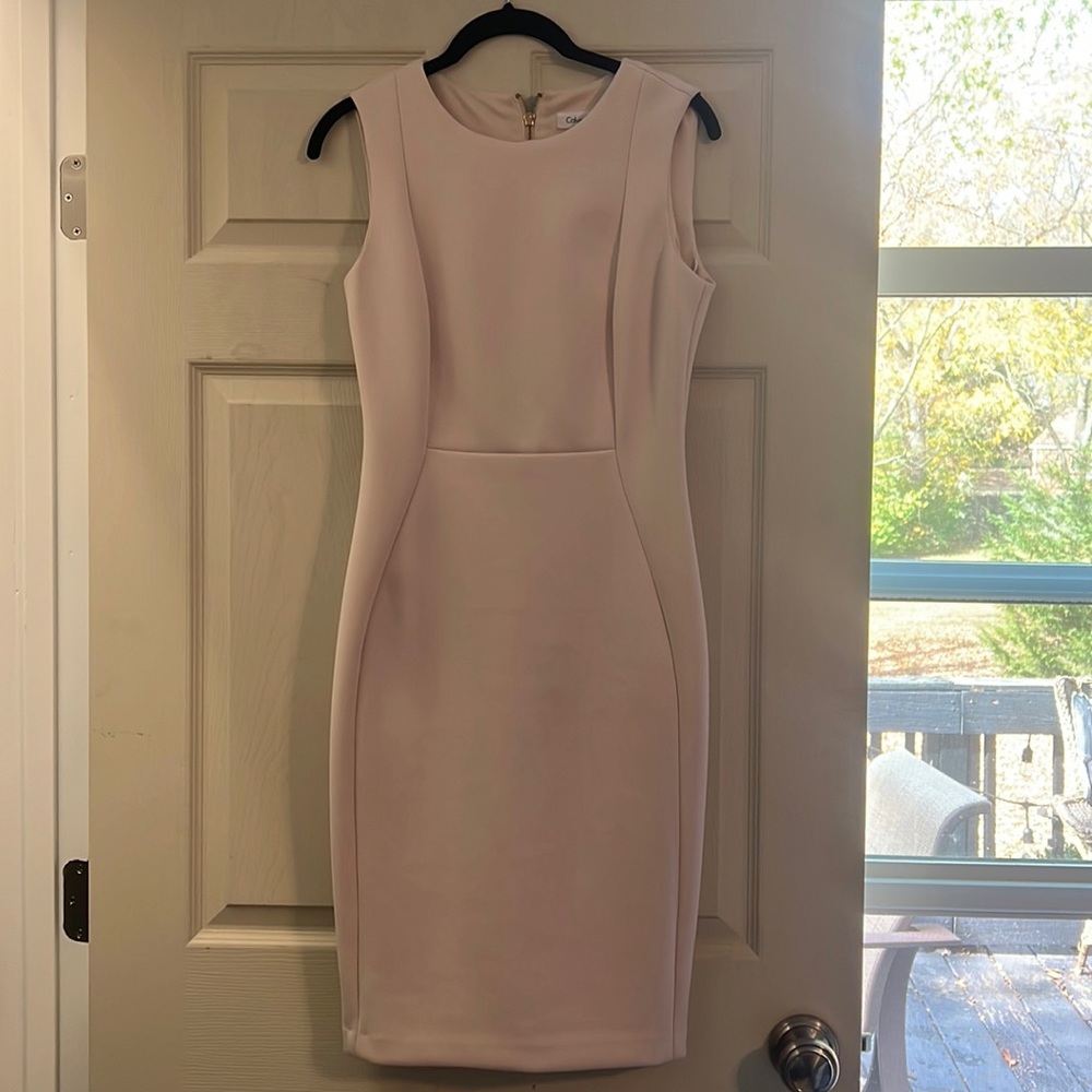 Scuba Crepe Crew Neck Sleeveless Sheath Dress Calvin Klein Rose - 6